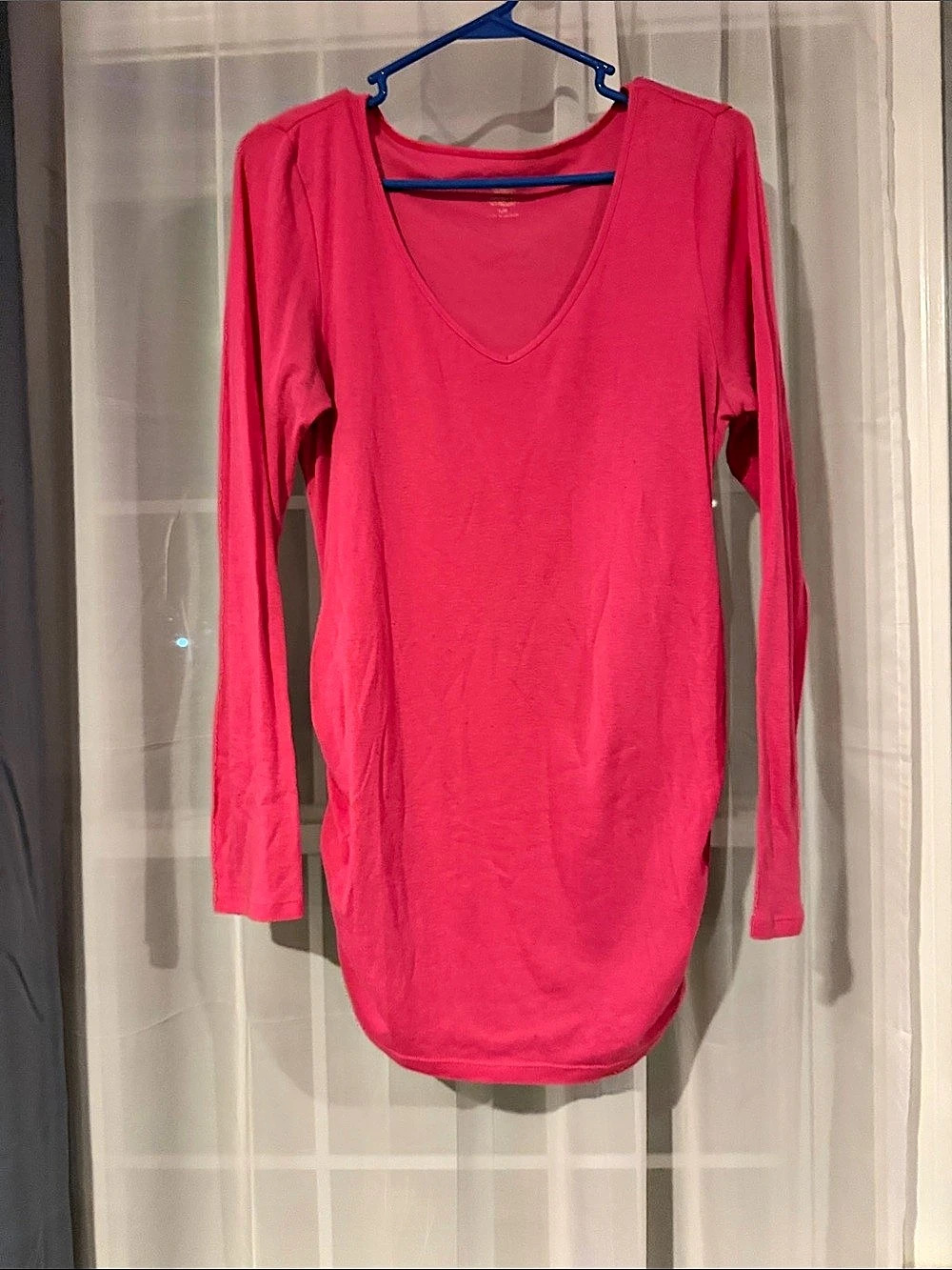 Old navy maternity Long Sleeve V-Neck Top in Pink Size large